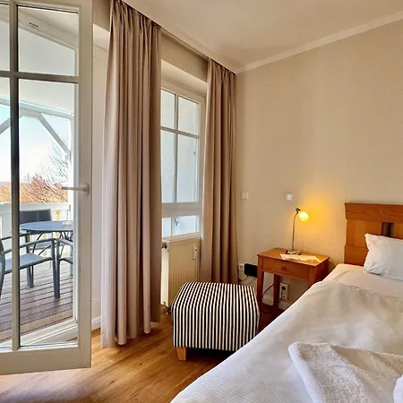 Apartment Attraktive Fuer 4 Mit Balkon Strandnah In *