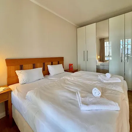 Apartment Attraktive Fuer 4 Mit Balkon Strandnah In *