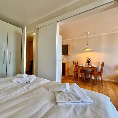 Apartment Attraktive Fuer 4 Mit Balkon Strandnah In